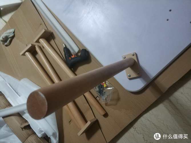 北欧风简约书桌开箱 & 简易安装