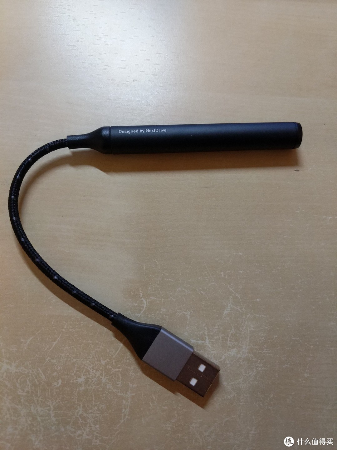▲磨砂腔体外接线材，我购买的是USB接口版本，全长19.5cm，尺寸小巧