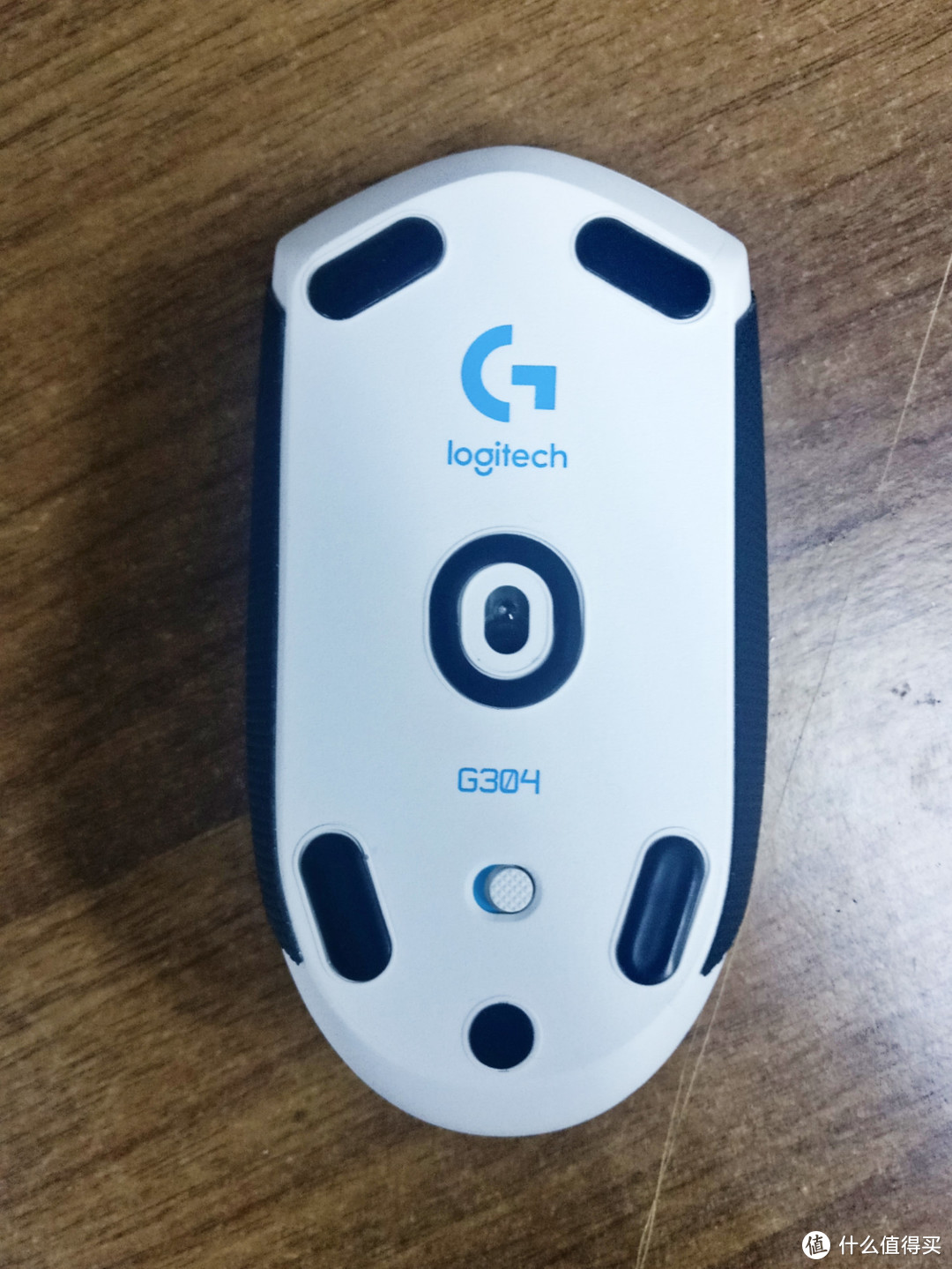 新时代的冲锋号：Logitech 罗技 G304 & G305 游戏鼠标对比评测及电池选择指南