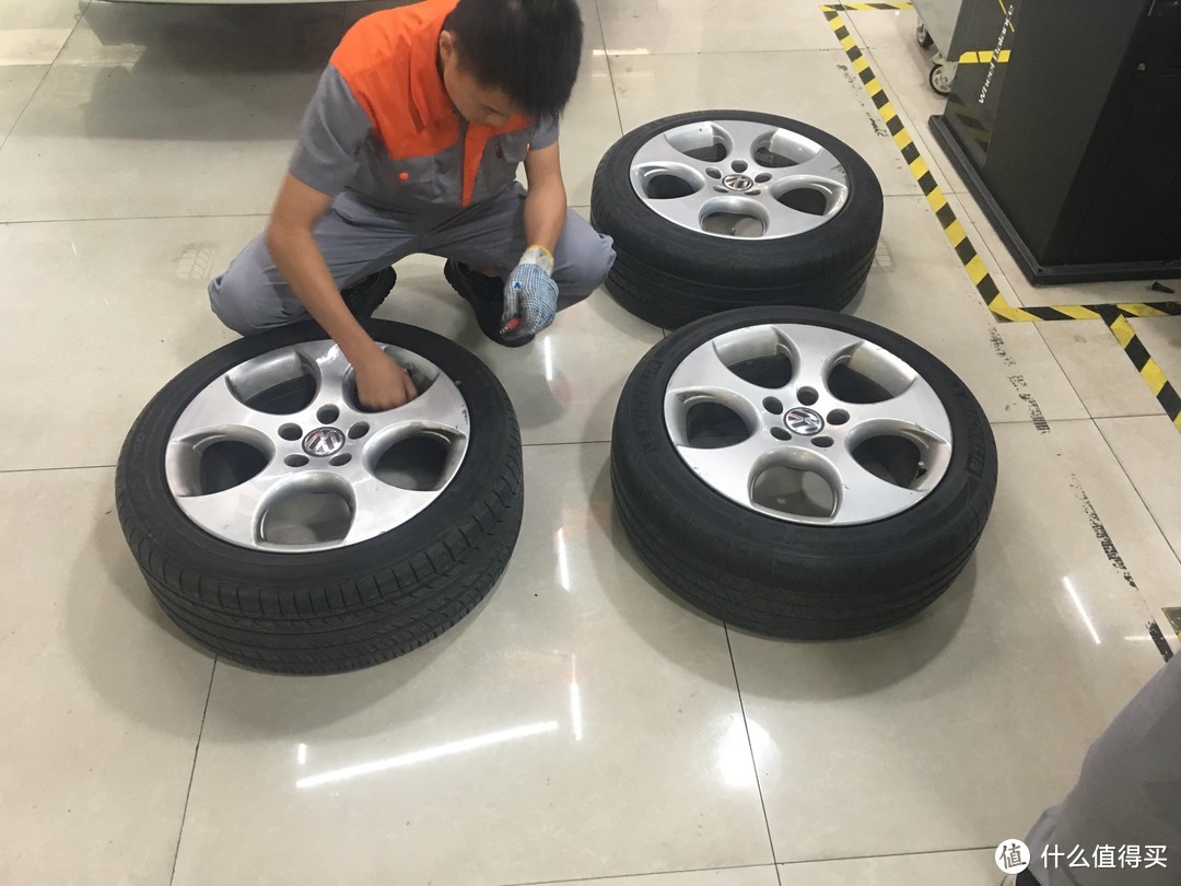 穿上飞靴的高尔夫6 记线下更换固特异F1 Directional5 225/45R17 94W轮胎