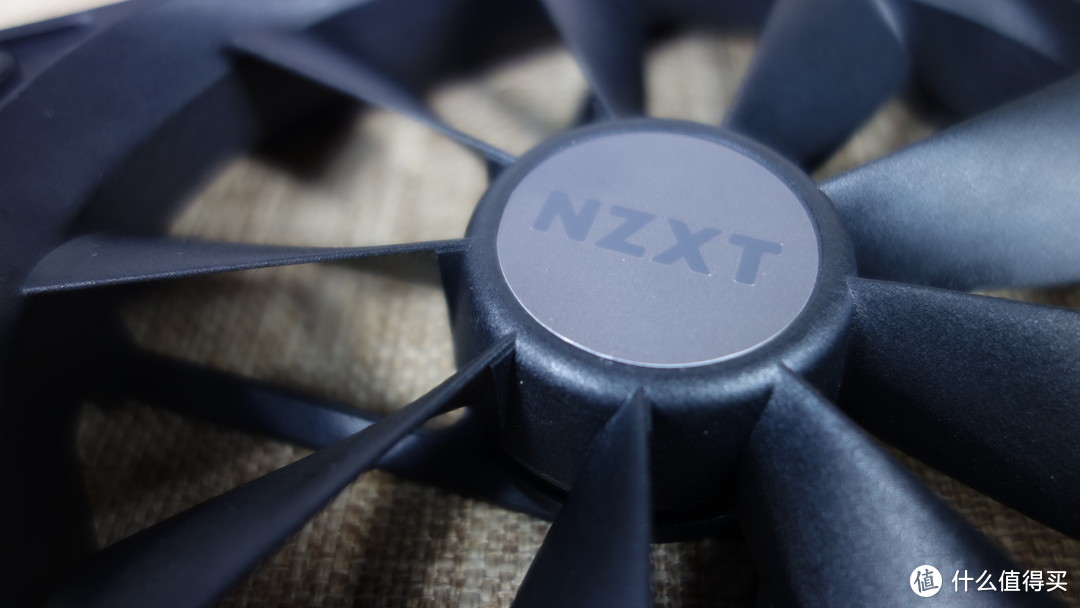 再穷不能穷体验—NZXT. 恩杰 H500 机箱 开箱解析