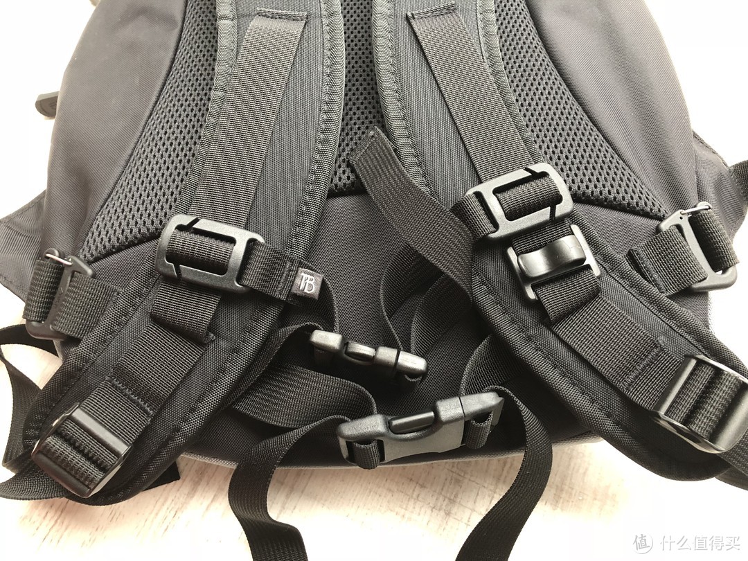 TOM BIHN GUIDE'S EDITION SYNAPSE 25 vs SYNAPSE 19