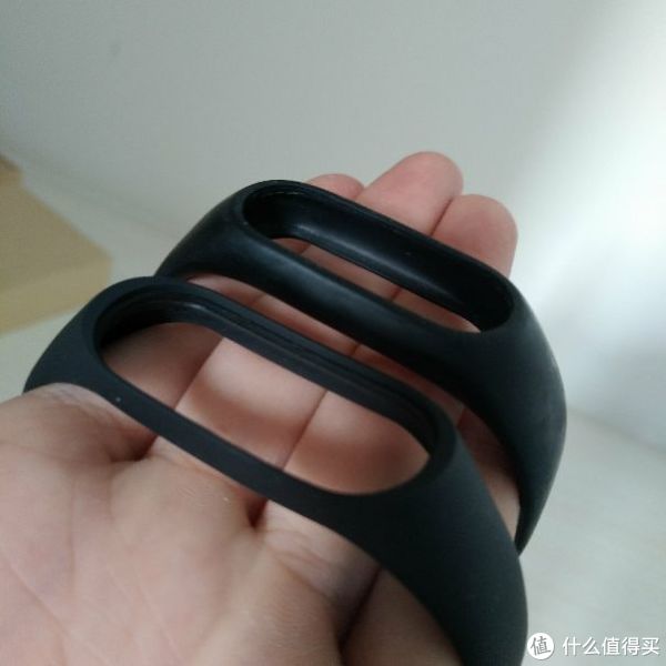 可以看出里面的设计完全不一样，这也是雷布斯在发布会上强调的新设计