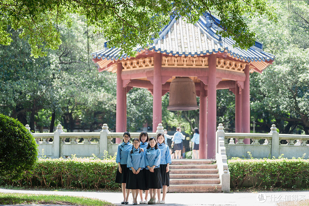 从民国风到中学生风再到婚纱风，毕业照如何拍才最有个性？