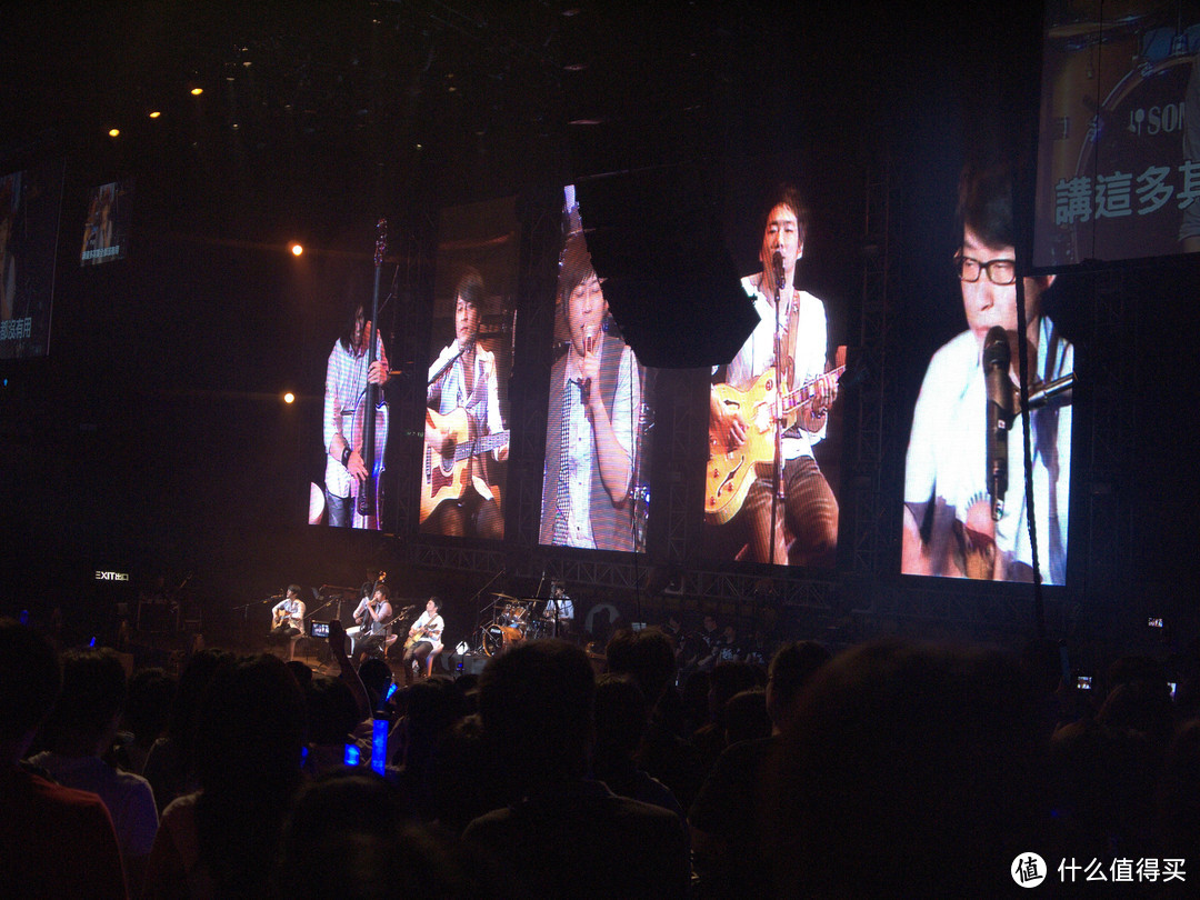 2011年，人生第一次看五月天演唱会，香港红馆，Just  Rock It