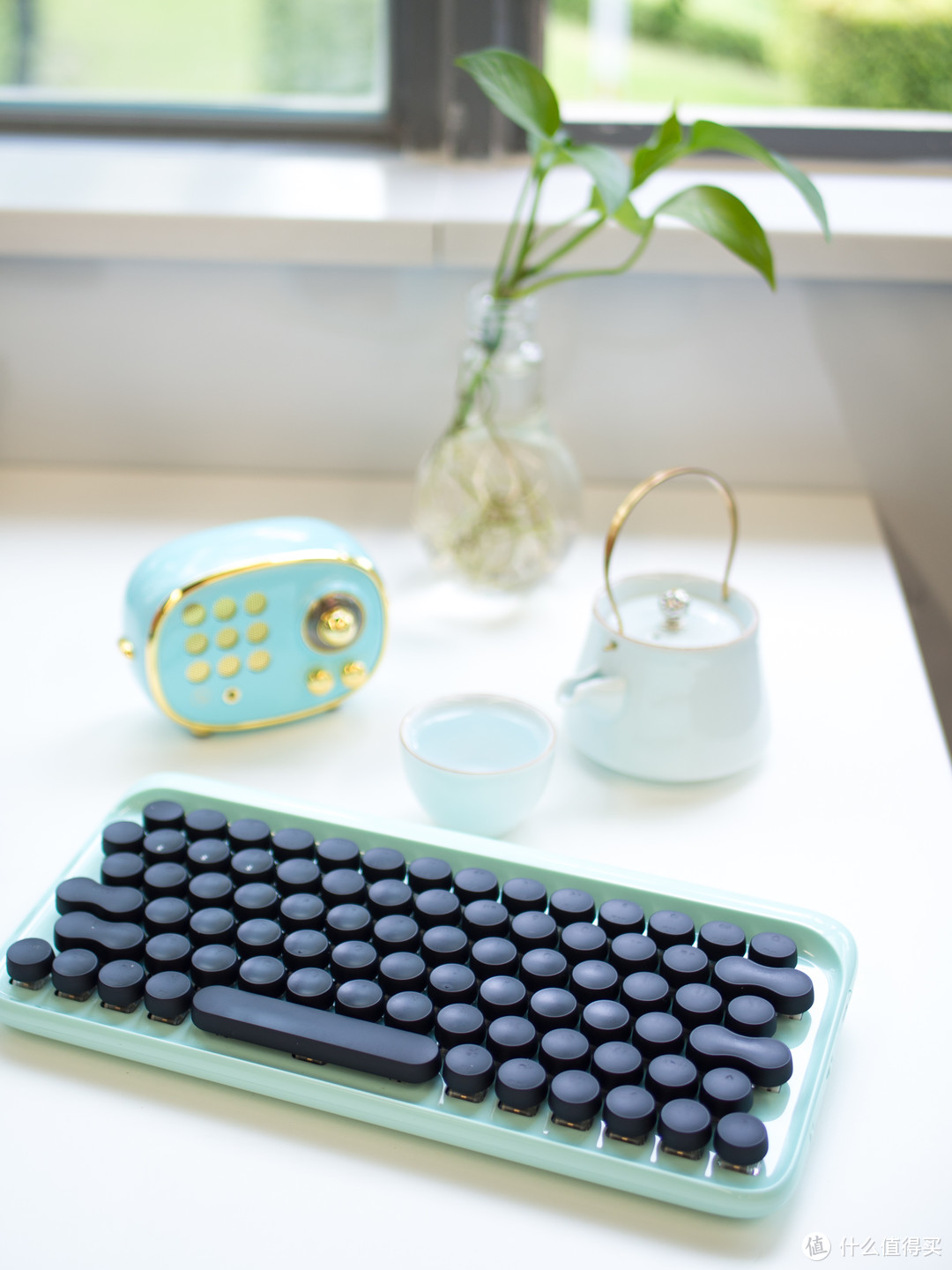 办公桌颜值担当！女同事们都喜欢的京造复古蓝牙机械键盘