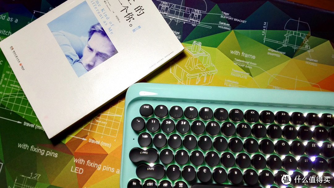 颜值爆表，复古味十足的打字机-------京造蓝牙机械键盘