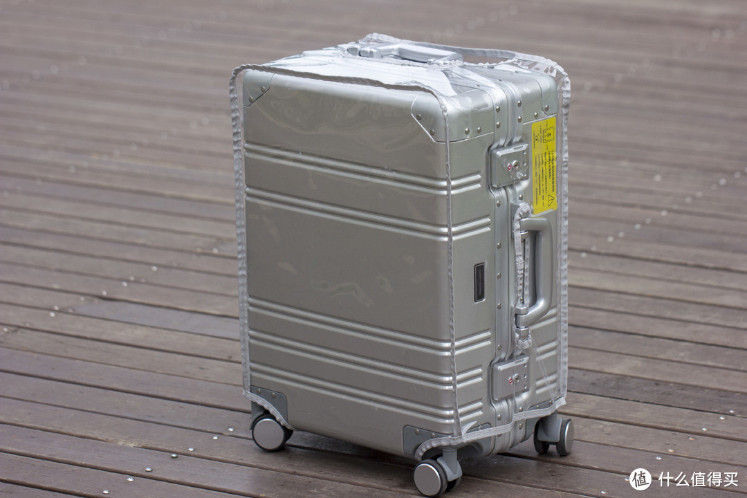 不知道选择一款什么样的旅行箱，看这里！京造全铝旅行箱体验&真人兽！
