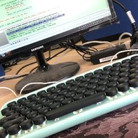 这一抹绿，给你的夏日送去了凉意----京造朋克蓝牙机械键盘