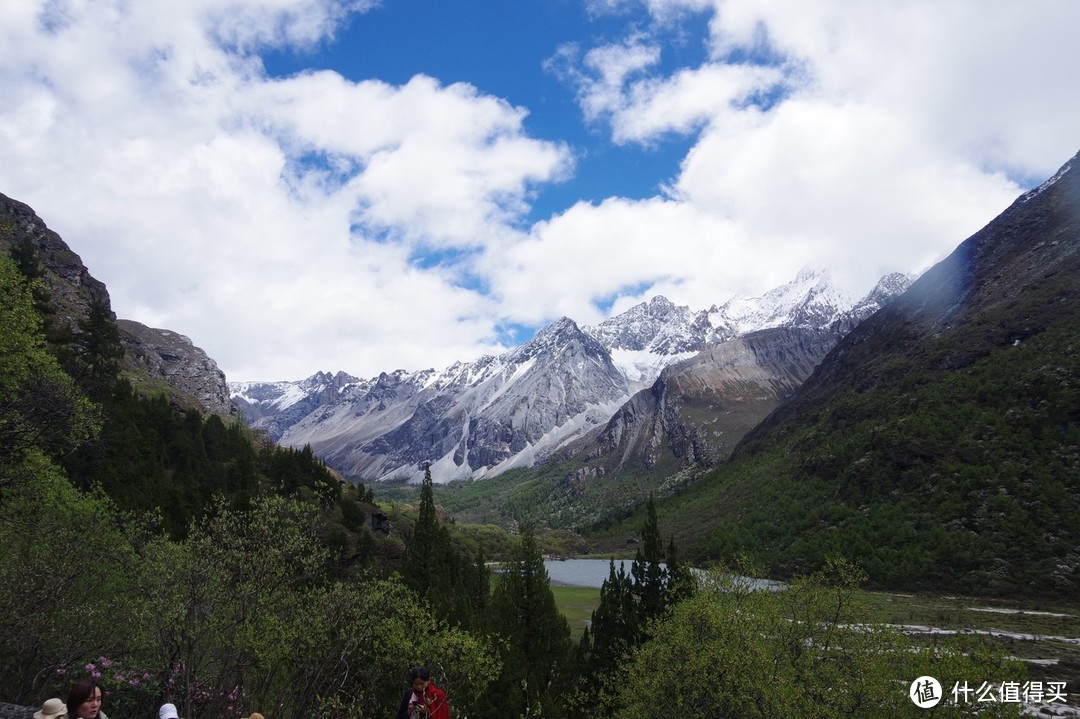 14天旅游行程——途径佛国色达，登顶那玛峰，游览稻城亚丁。