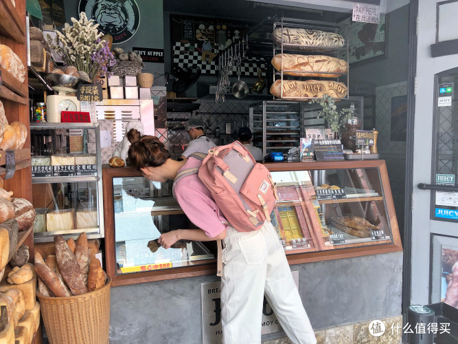 “包”治百病 篇四:背上这款双肩包 我也是少女圈的一员!Doughnut Macaroon甜甜圈背包 开箱