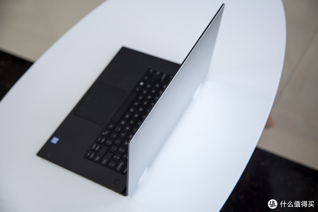 这台二合一笔记本为什么卖到两万？Dell 戴尔 XPS15 i7 8705G版评测