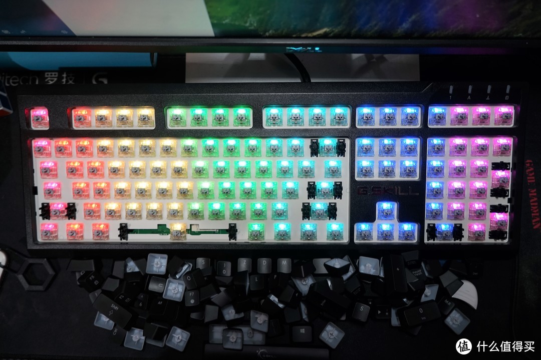 在买买买键盘的道路上渐行渐远—G.SKILL 芝奇 KM570 RGB 银轴 机械键盘 开箱