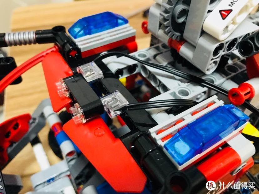 有趣的非旗舰—LEGO 乐高 42068 机场救援车拼装记录（含电机加装）