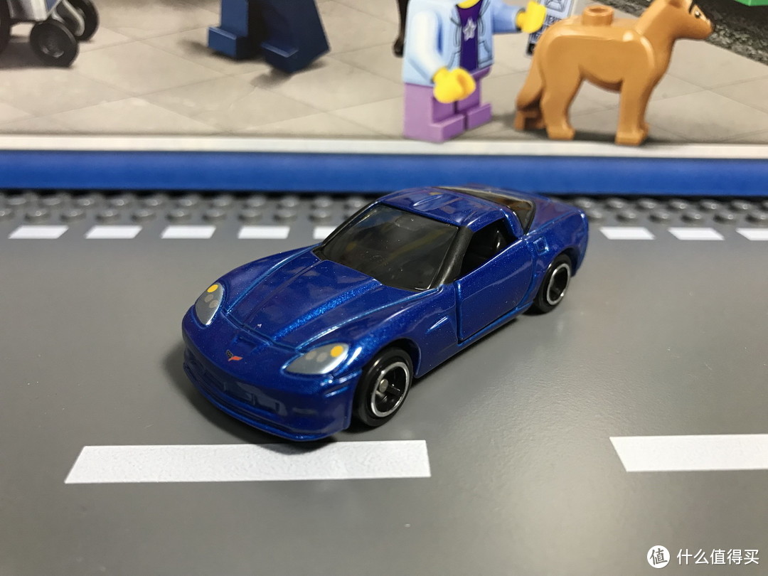 打折优惠凑单好物：TOMICA 多美卡 Chevrolet Corvette Z06 雪佛莱 合金玩具车模型开箱