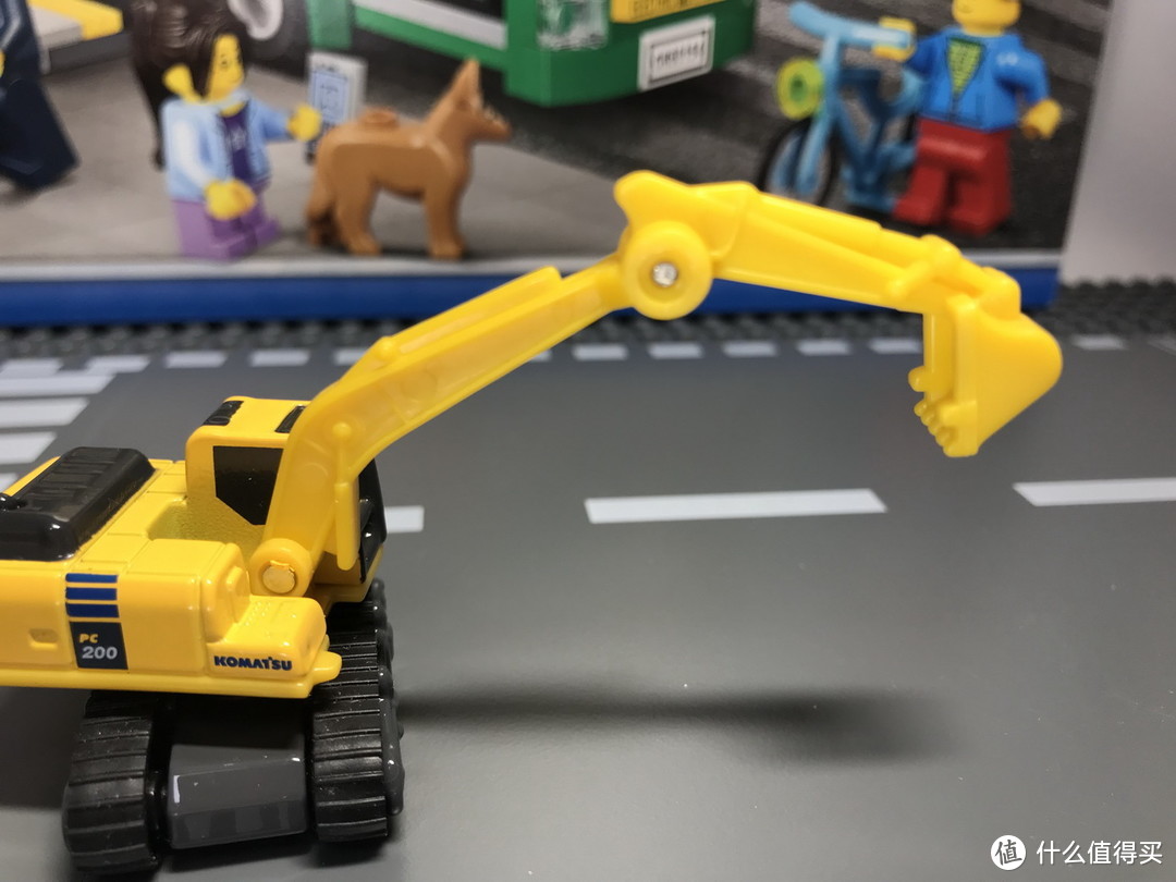 打折优惠凑单好物：TOMICA 多美卡 KOMATSU EXCAVATOR PC200-10 小松挖掘机开箱