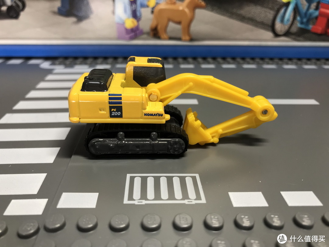 打折优惠凑单好物：TOMICA 多美卡 KOMATSU EXCAVATOR PC200-10 小松挖掘机开箱