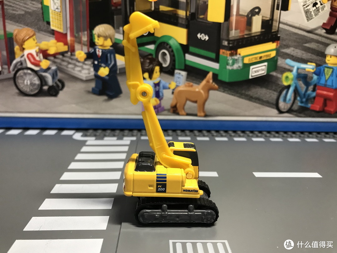 打折优惠凑单好物：TOMICA 多美卡 KOMATSU EXCAVATOR PC200-10 小松挖掘机开箱