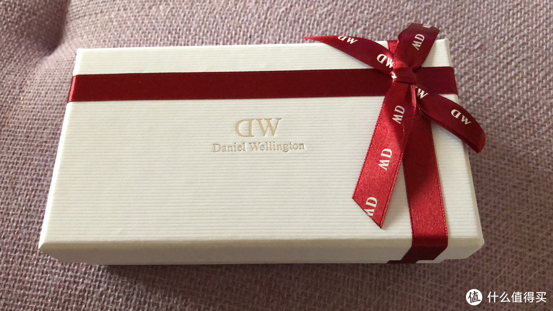 简约不简单——DW（Daniel Wellington）32mm 金边白盘手表