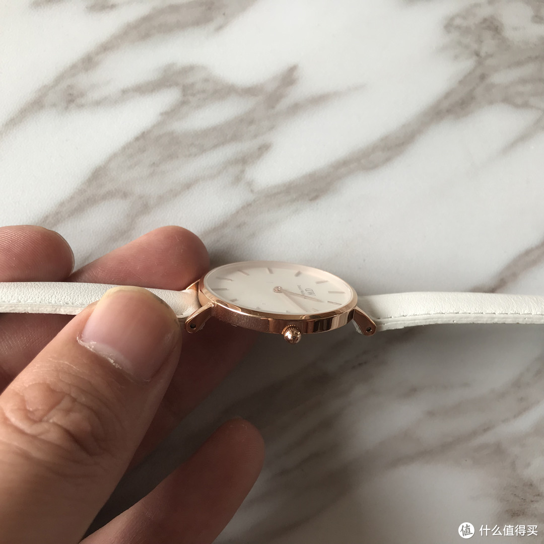 简约不简单——DW（Daniel Wellington）32mm 金边白盘手表