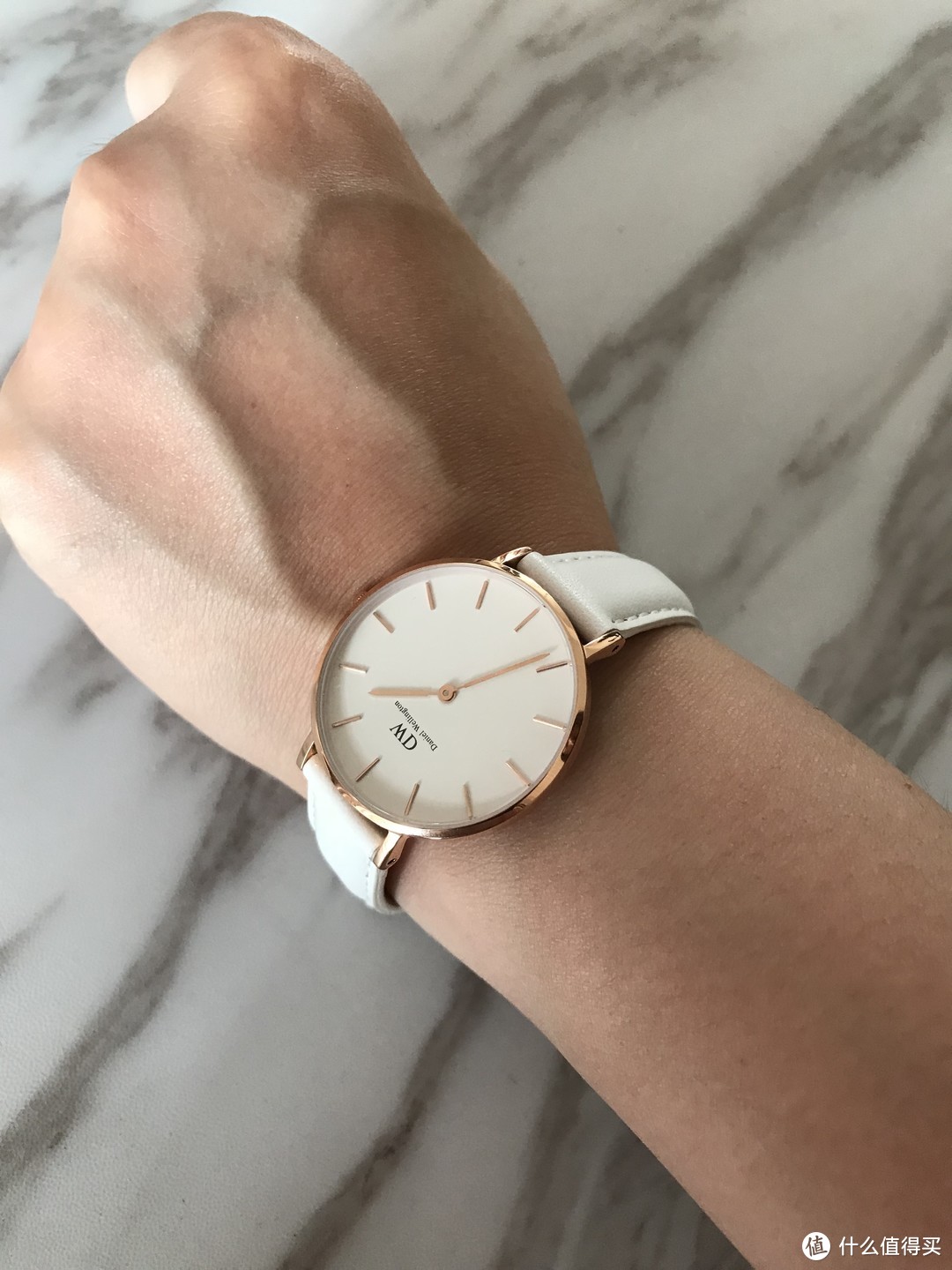 简约不简单——DW（Daniel Wellington）32mm 金边白盘手表