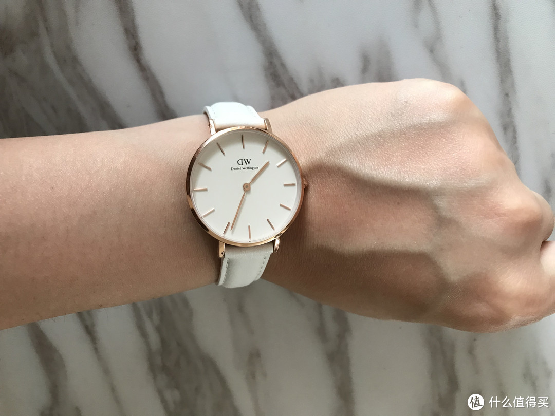 简约不简单——DW（Daniel Wellington）32mm 金边白盘手表