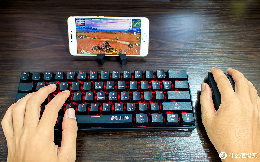 手机“吃鸡”也能享受到电脑般的精准操控？试试北通K1手游键盘