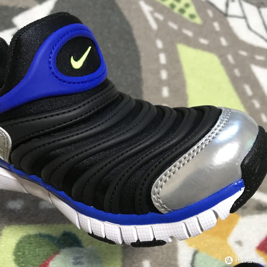 NIKE DYNAMO FREE 毛毛虫童鞋