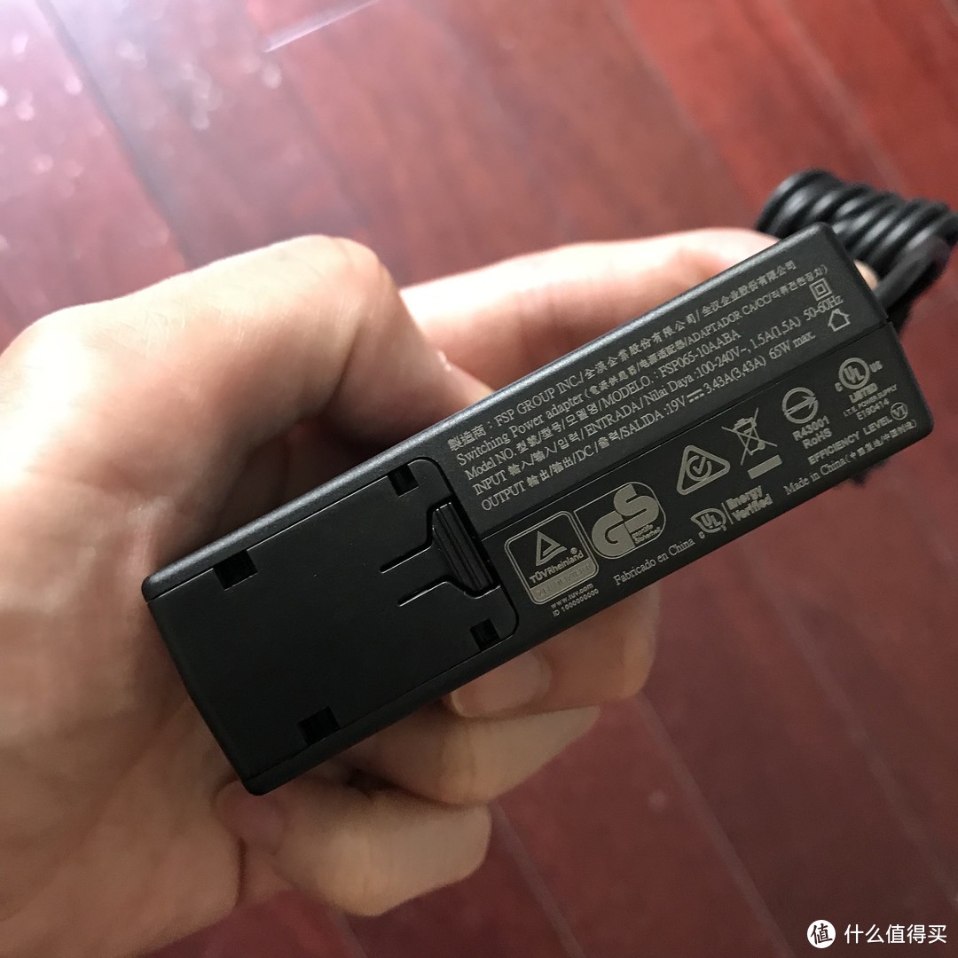 强悍又小巧！Intel NUC7I7BNHL 迷你电脑