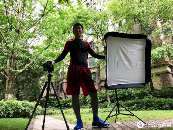 ▲拿这堆器件其实也不重,就是有点占地方,进电梯要是有人就为难了。
