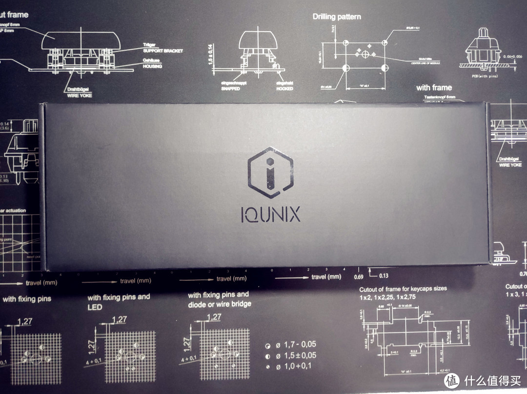 铝系艺术的狂潮—IQUNIX F60双模机械键盘+ZOMO猫爪键帽测评体验