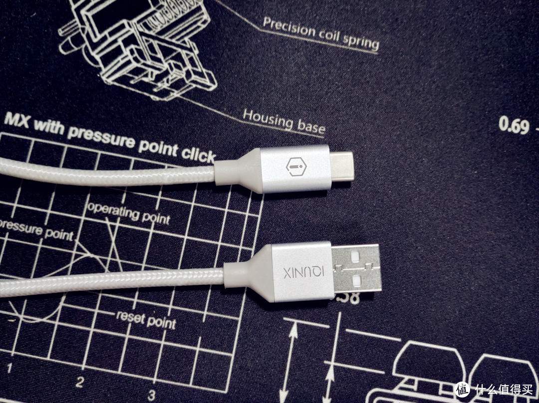 铝系艺术的狂潮—IQUNIX F60双模机械键盘+ZOMO猫爪键帽测评体验