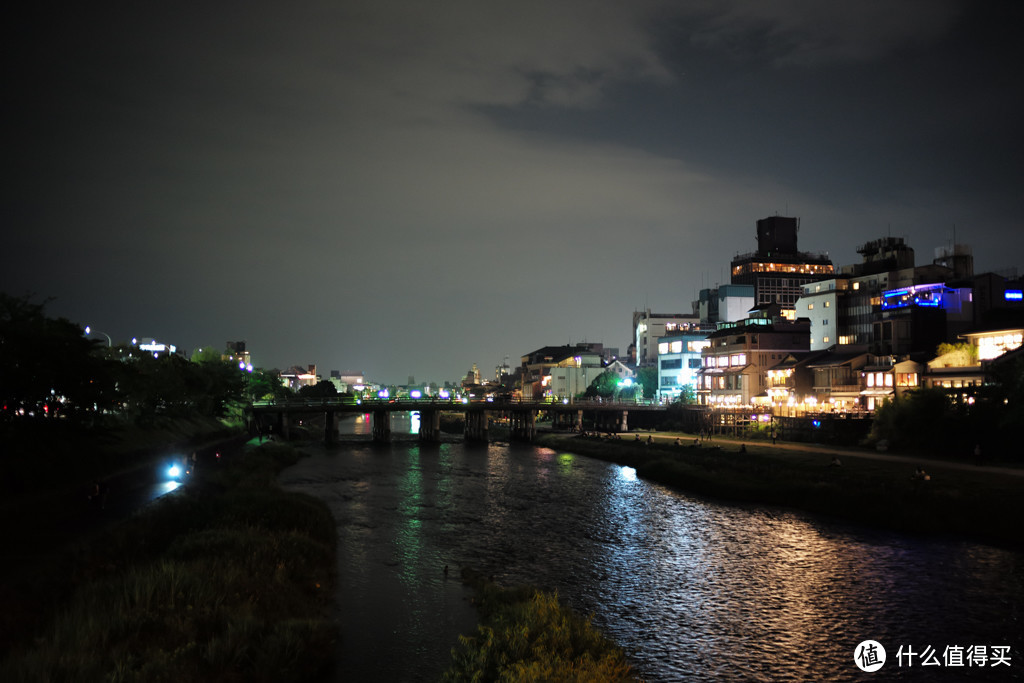 桥上可以放慢门拍夜景