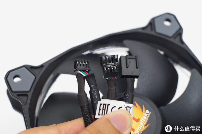 附带3把120mm rgb风扇,这让tt蛟龙360的性价比一下子提高不少,要