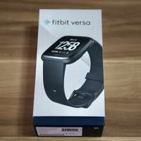 Fitbit Versa智能运动手表外观展示(麦克风|摄像头|电源唤醒键|喇叭口|主体)