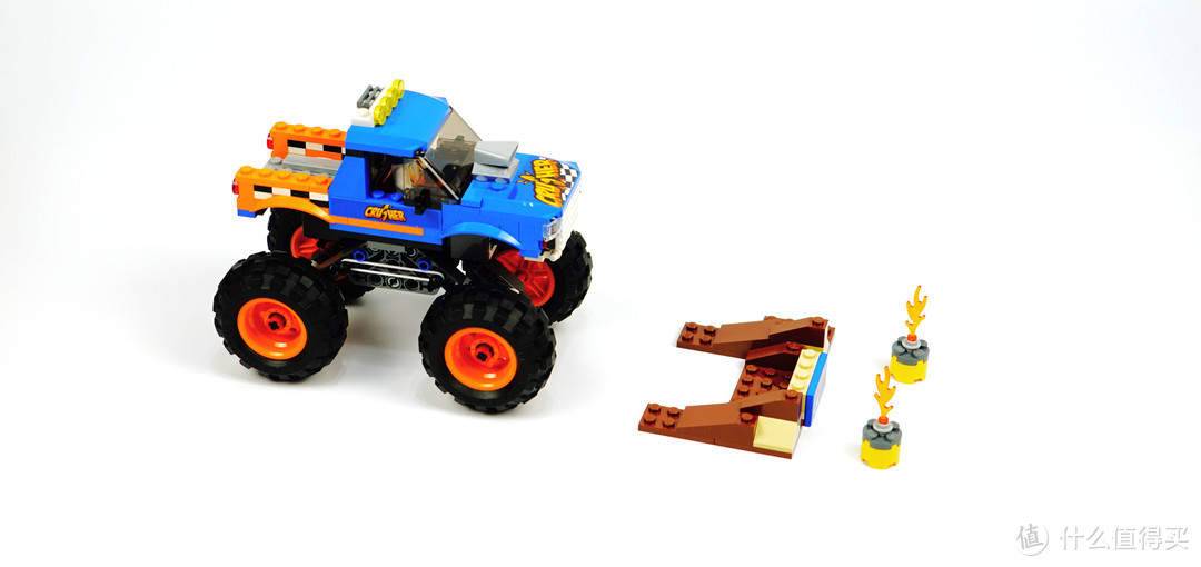 这不是我要的疯狂和暴力：LEGO 乐高 60180 City 城市组 巨轮越野车 对比评测