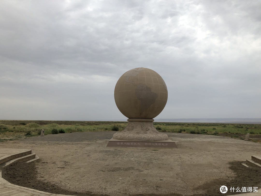 前往中国最西、最低端的新疆，这里一条公路上能看到春夏秋冬的美景