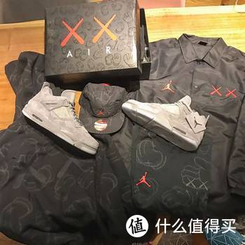 优衣库&芝麻街&KAWS