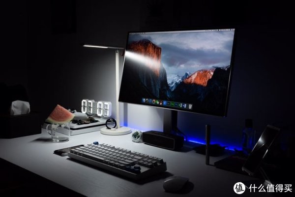 一枚设计兼摄影的桌面搭建