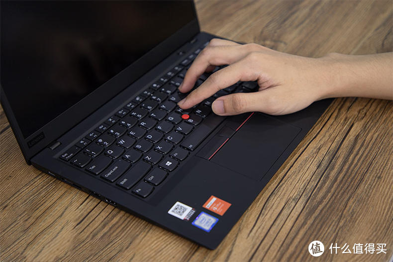 喜提一台Thinkpad X1，商务办公还是阔以的！