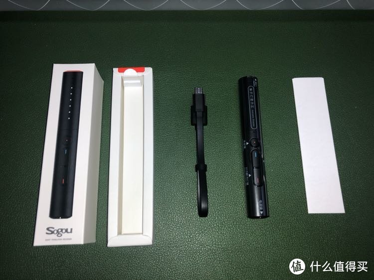 打开内容就是这么简单，一根Micro USB数据线，一个主机，一个小说明书