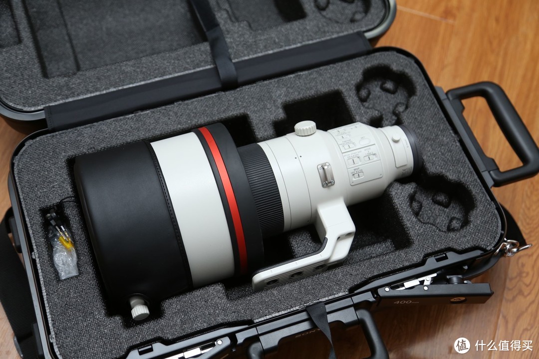 手提一辆福克斯？索尼FE400mm F2.8 GM OSS开箱记