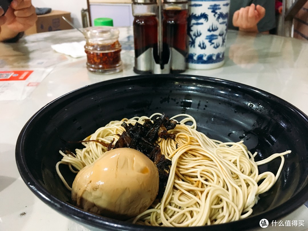 夏天和葱油拌面更配哦！上海3家值得吃的葱油拌面面馆分享