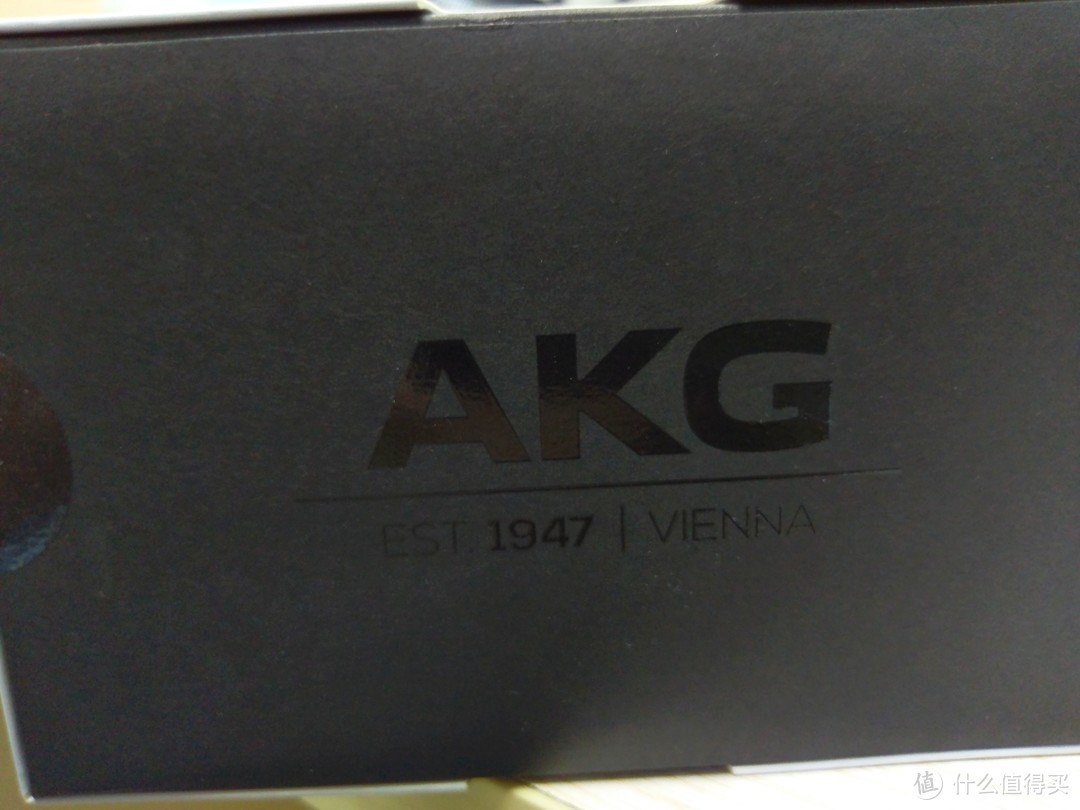年轻人的第一个Hi-Res耳机—AKG N5005 开箱简评