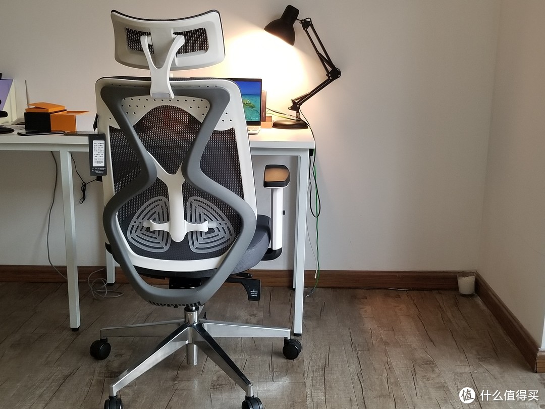 给准备买电脑椅朋友的参考：一千多块的椅子到底怎么样的？