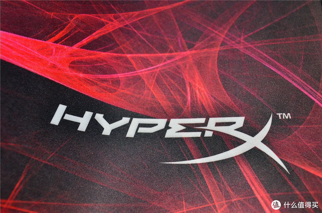 为了打一枪就跑我入了超大鼠标垫—金士顿 HyperX Fury S 电竞鼠标垫体验