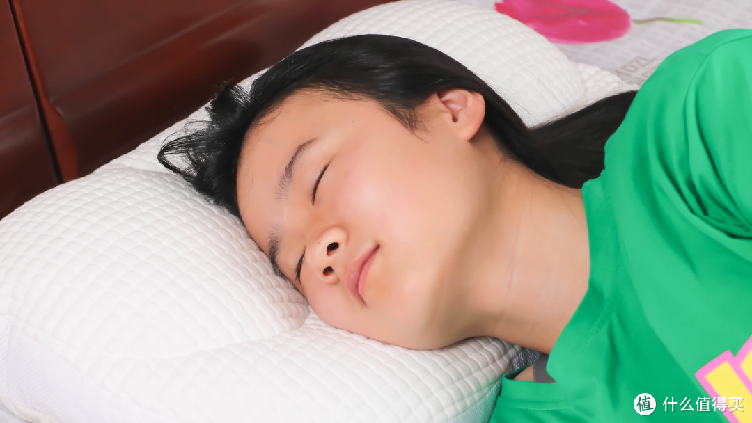 保护颈椎的好枕头：菠萝斑马 笑脸美肤枕 使用体验