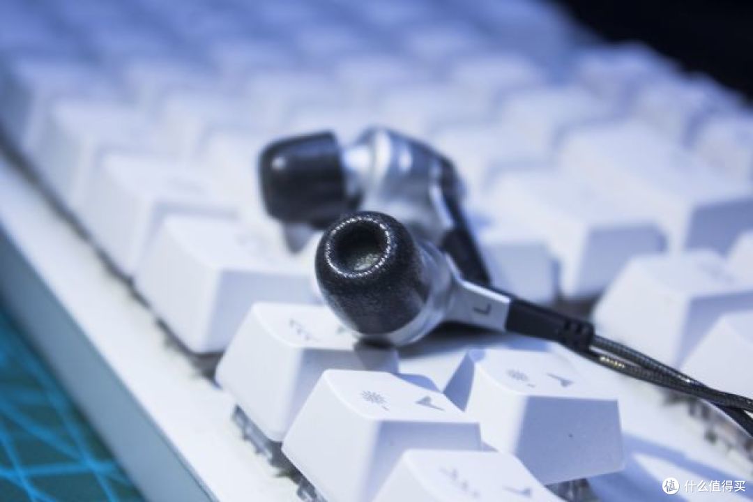 水晶般的音质,天龙c720双动圈耳机