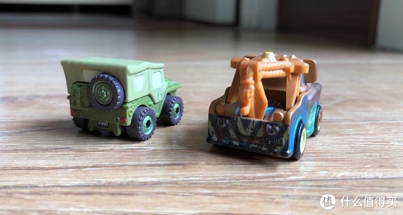 假如你也有个爱小汽车的儿子（一）迪士尼mini麦昆套装小车开箱晒单
