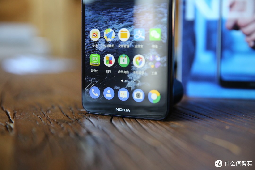 这是一台要走量的产品：NOKIA 诺基亚 X5 手机外观秀